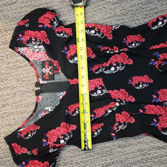 Royal Bones By Daang Goodman Skulls and Flowers Dress Size Small - Picture 11 of 16